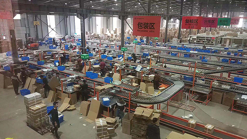 大型倉庫吹塑托盤應用案例 大型倉庫吹塑托盤應用案例