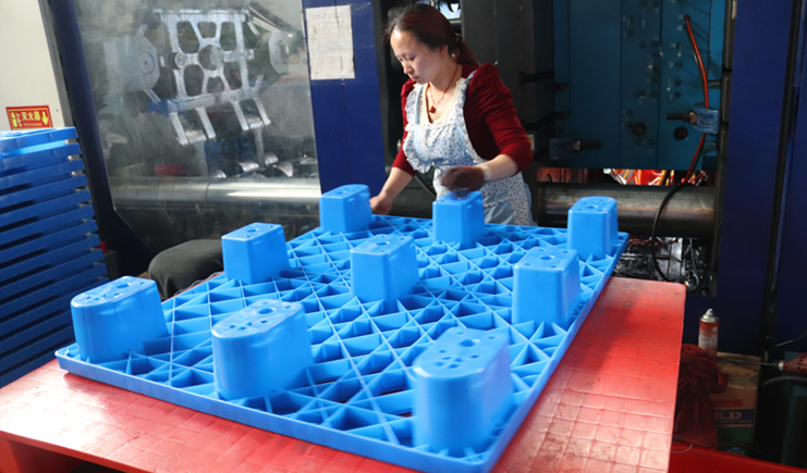 塑料托盤多少錢一個？五大決定因素你知道嗎？